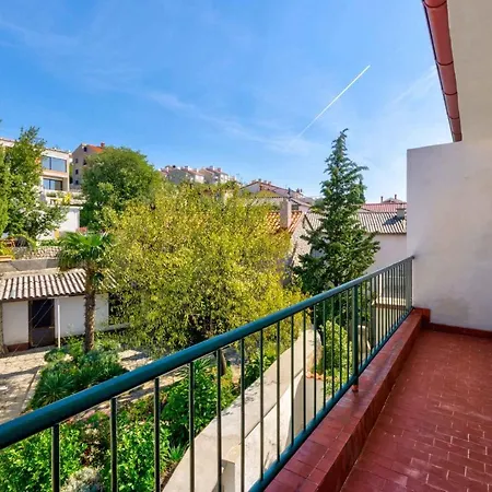 Apartment In 15234 Novi Vinodolski
